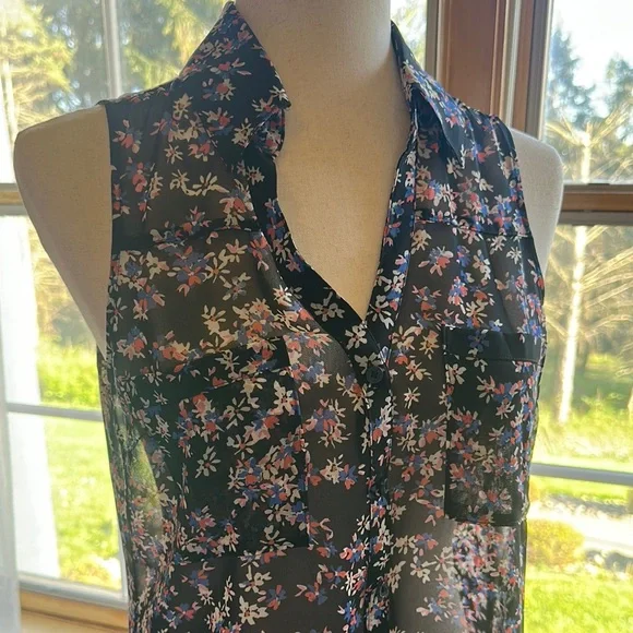 Express: Floral Sheer Sleeveless Top (EUC) - Picture 3 of 9